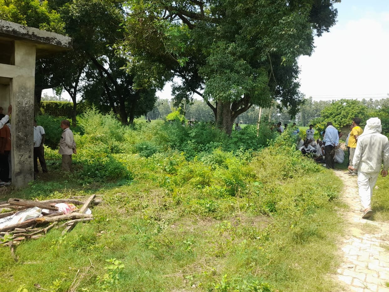 Overgrowth at the cremation ground; difficulties during last rites
