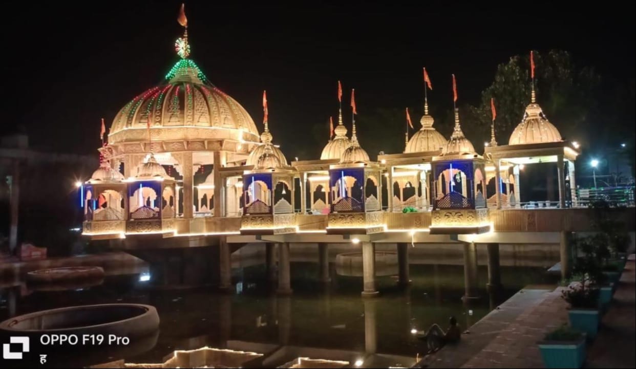 Shri Krishna Janmotsav today, temples illuminated with colourful lights