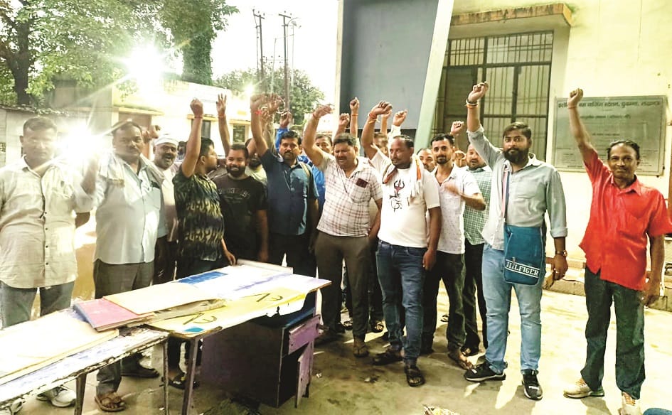 Conductors go on strike after being stopped from performing duty, e-bus services stalled
