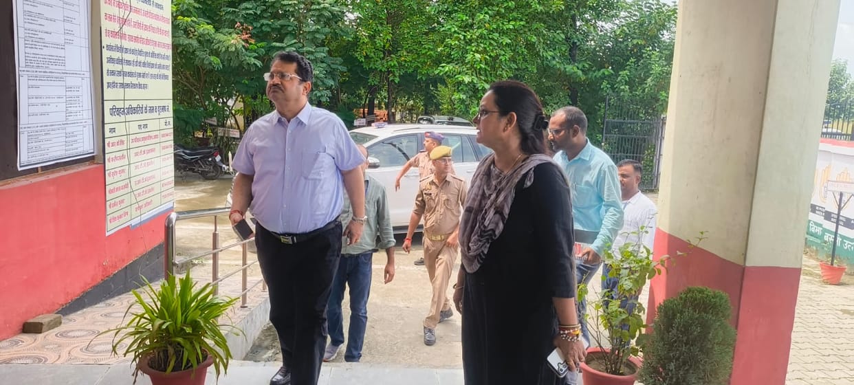 Deputy Transport Commissioner conducted a surprise inspection of the RTO office.