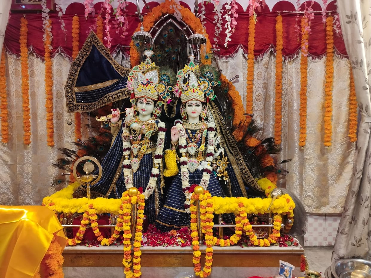 Tableaux of Laddu Gopal captivated hearts