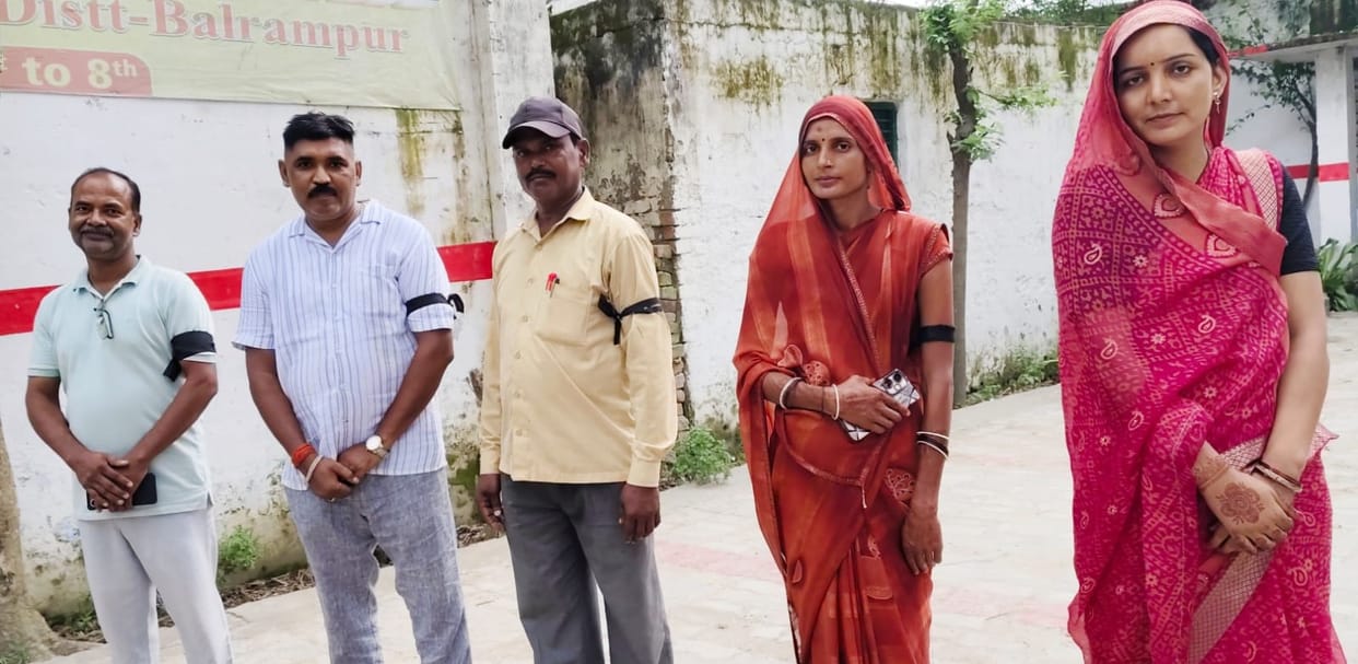 Teachers registered their protest by wearing black armbands on Teachers' Day