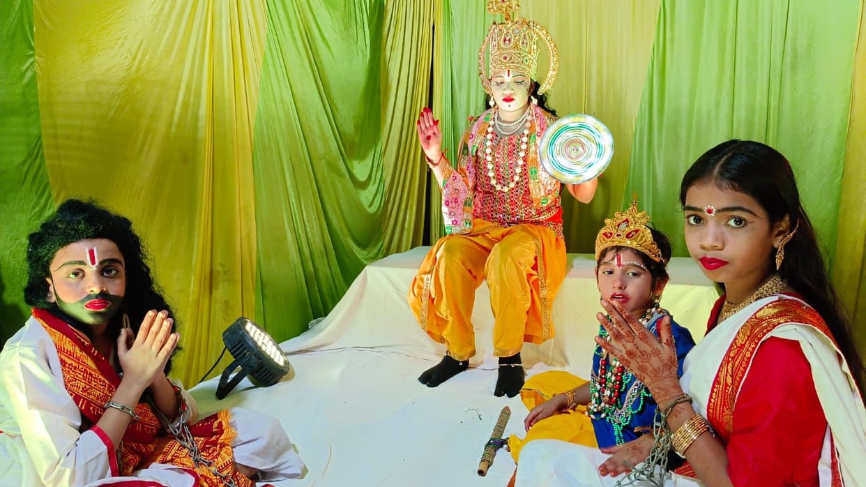 Kanha was born at midnight; Narnaul resounded with chants of praise.