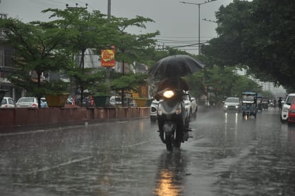 Waterlogging in many areas of the city after the rain