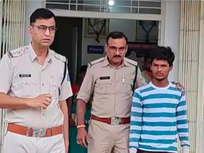 पुलिस की गिरफ्त में आरोपी