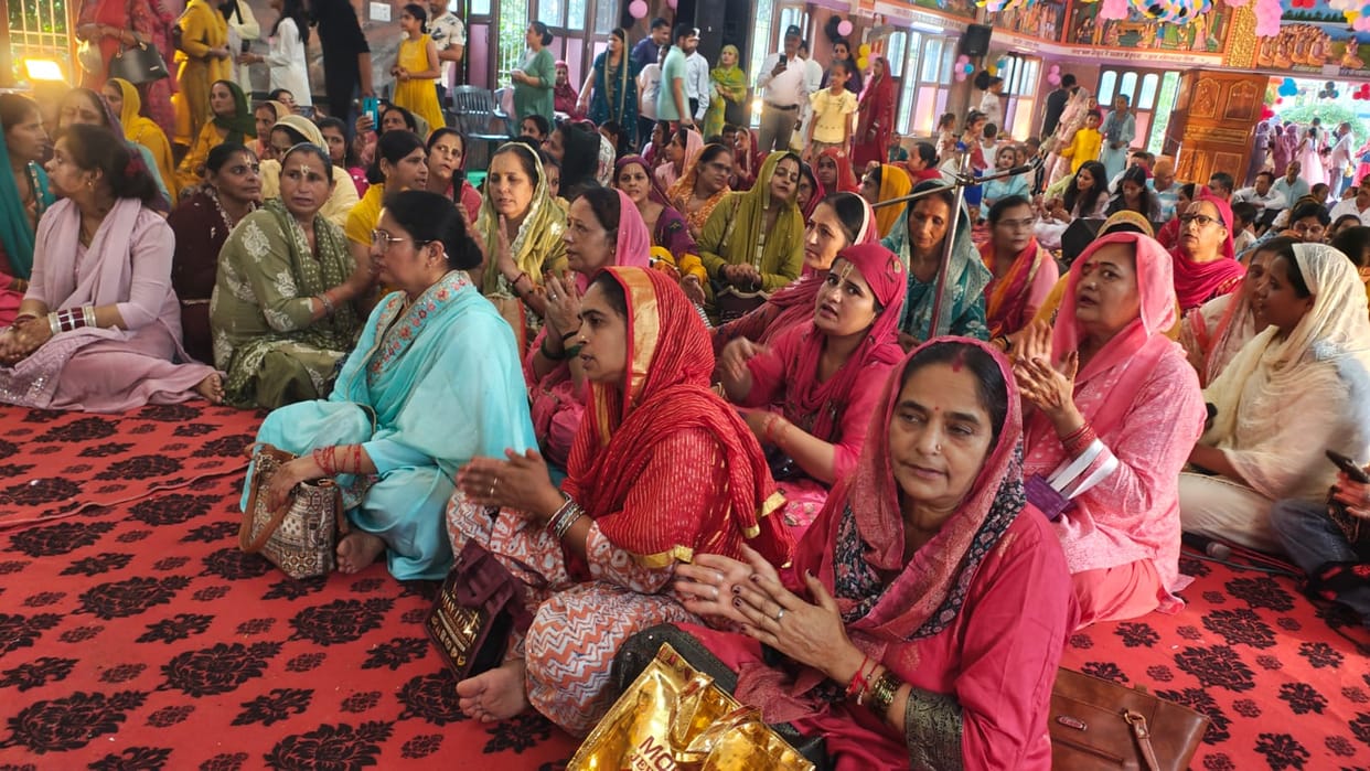 Temples resounded with chants on Janmashtami; Kanha was born at midnight amidst the blowing of conch shells.