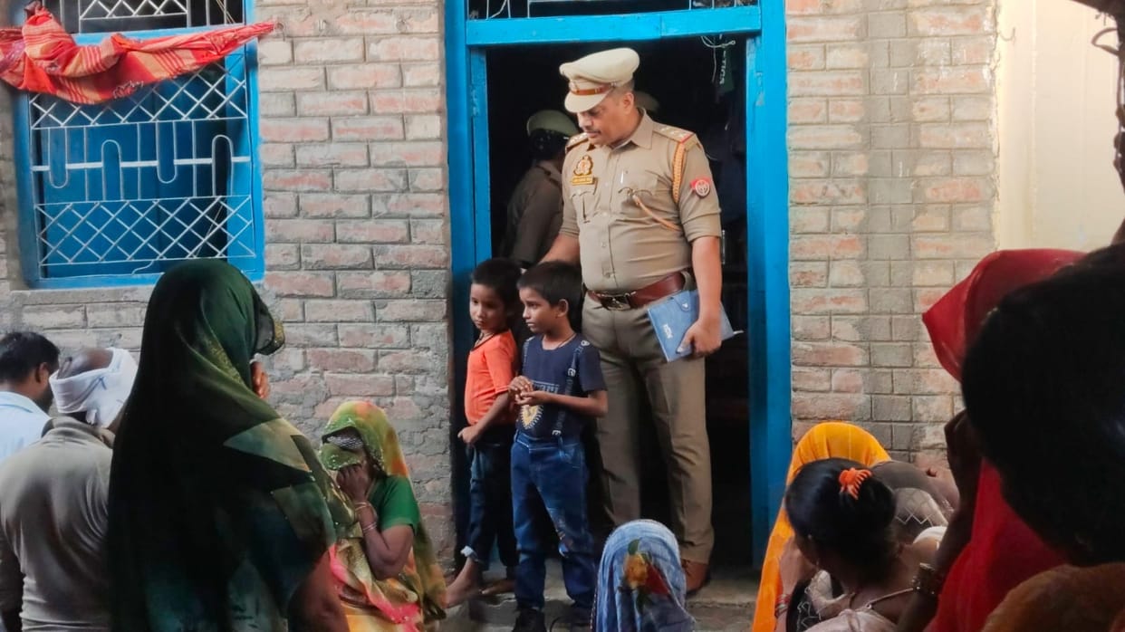 Husband strangles wife to death with a towel following a dispute.