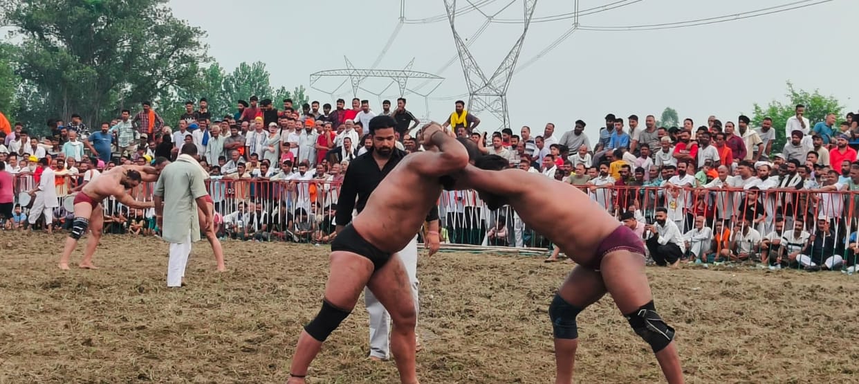Sikandar Shaikh defeated Thakar to win the Badi Mali title.