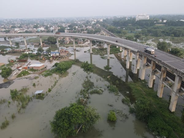 जिले में गंगा का रौद्र रूप, निचले इलाके में फैला पानी
