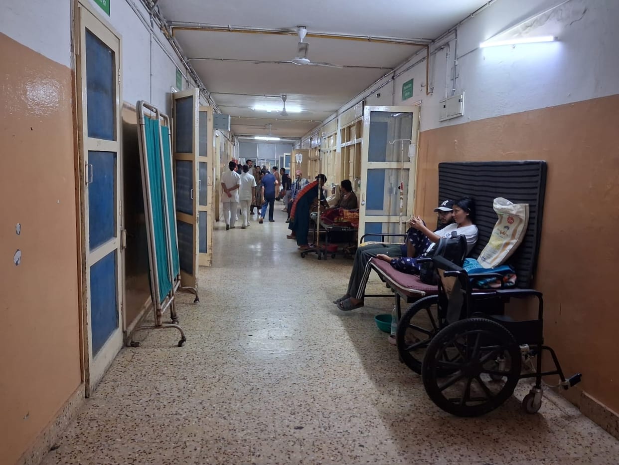 The regional hospital wards are full, now they have to be installed in the gallery.