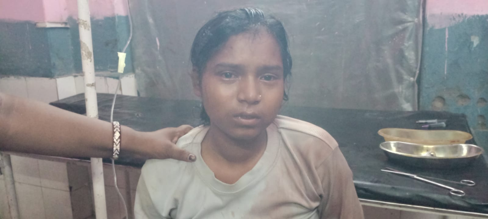 कुत्ते के काटने से घायल अर्पिता