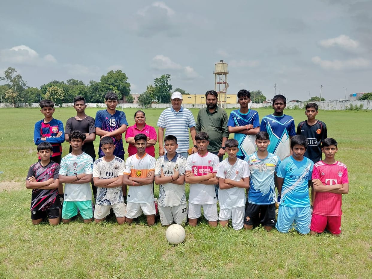 Eight footballers selected for divisional trials.