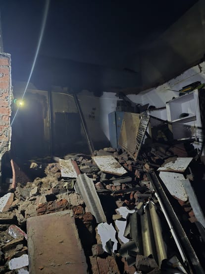 नदीम में आकाशीय बिजली गिरने से मकान ध्वस्त, महिला घायल