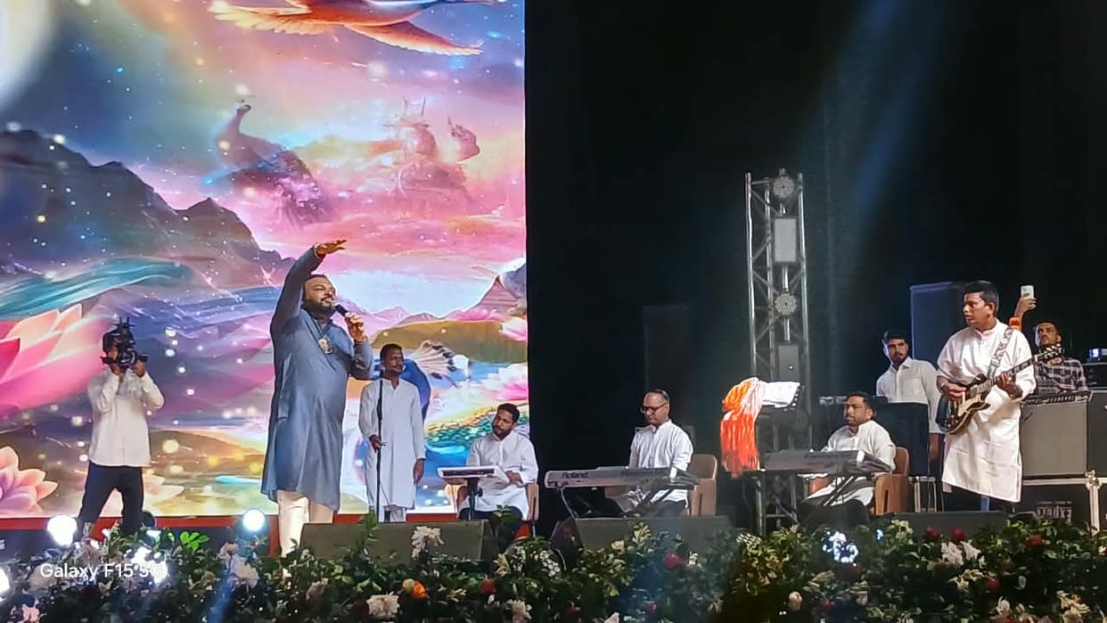 Krishnanagari danced to Kanhaiya Mittal's hymns.