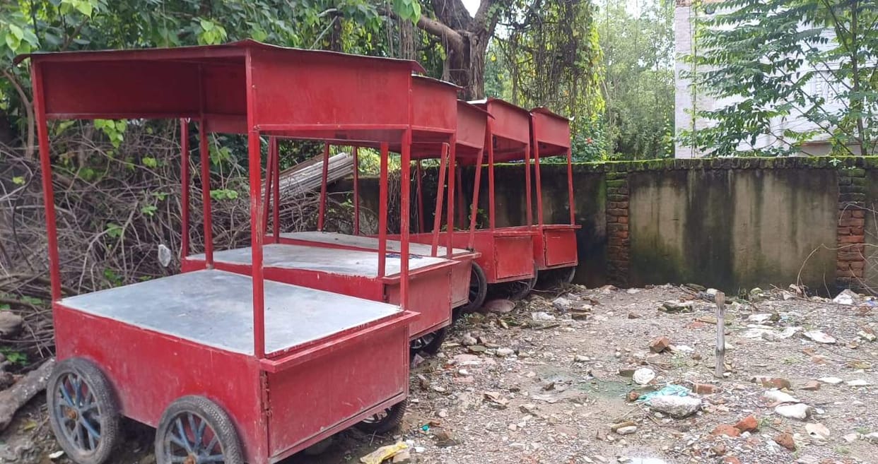 Nine women received carts, only four started businesses.