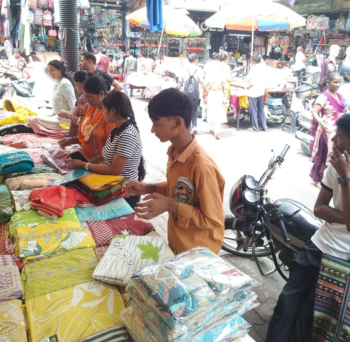 Crowds thronged the markets on Janmashtami; shopping was brisk.