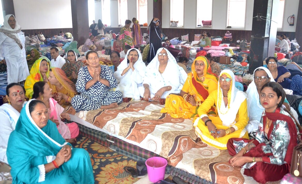Kinnar Gurus across the country dedicated to the happiness of others and the preservation of their traditions