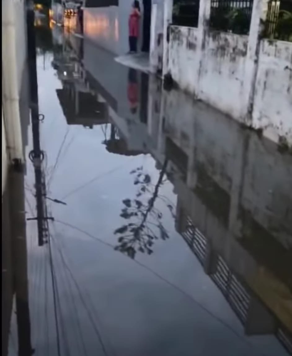 Water is accumulating in Shanti Colony due to the rain.