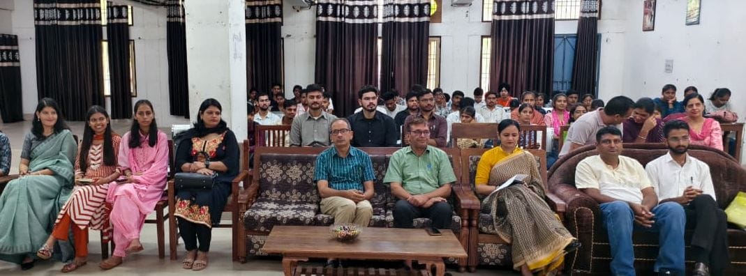 Students learned the tricks of stress management on Teacher's Day