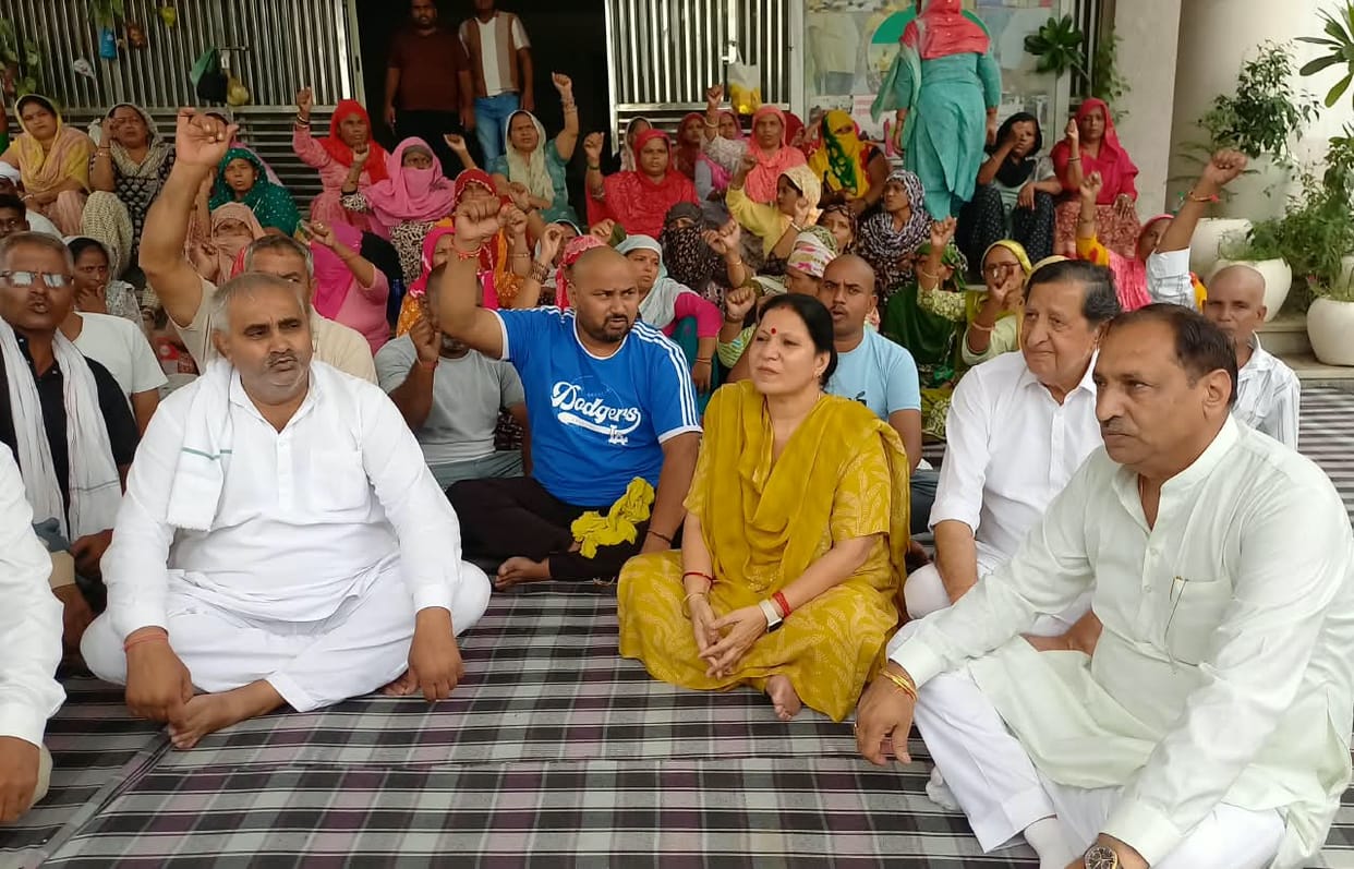 Sanitation workers refused to report for duty on the final day of the government's ultimatum
