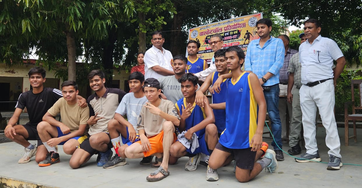Agra wins all three titles at the divisional basketball tournament.