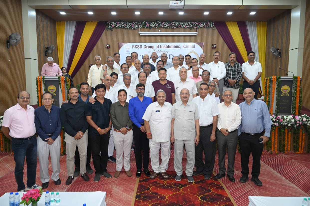 A total of 40 teachers and staff members associated with educational institutions were honored.