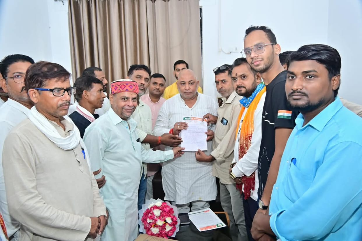 The former MP appealed for aid for flood victims.