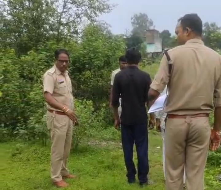 thieves broke five poles to cut power, felled tower to steal wire, police arrested two accused