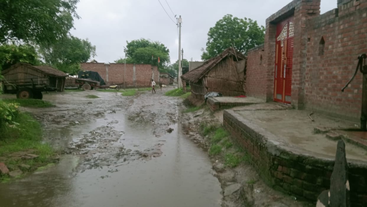 Water all around, helplessness in the middle