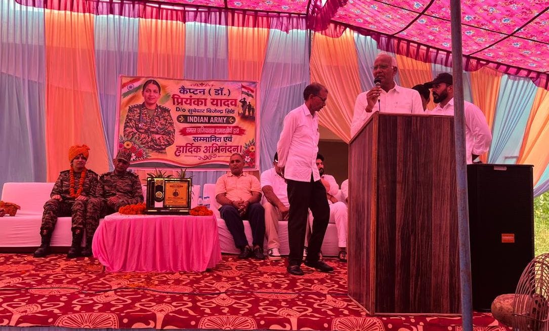 फोटो संख्या:80- कैप्टन डॉ. प्रियंका यादव का भारतीय सेना में चयन होने पर गांव छाजियावास में आयोज