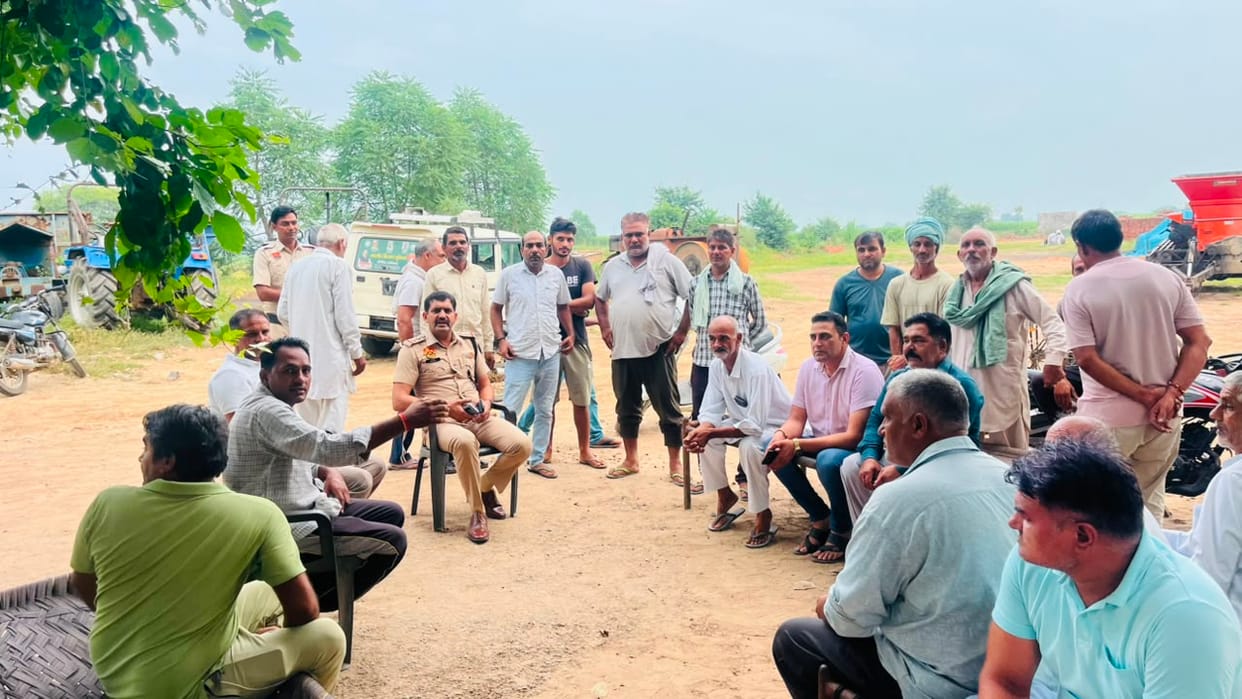 Farmers and police hold meeting over wire theft incidents