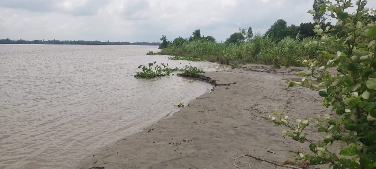 15 hamlets of Aili Parsauli and Garhi are surrounded by floodwaters