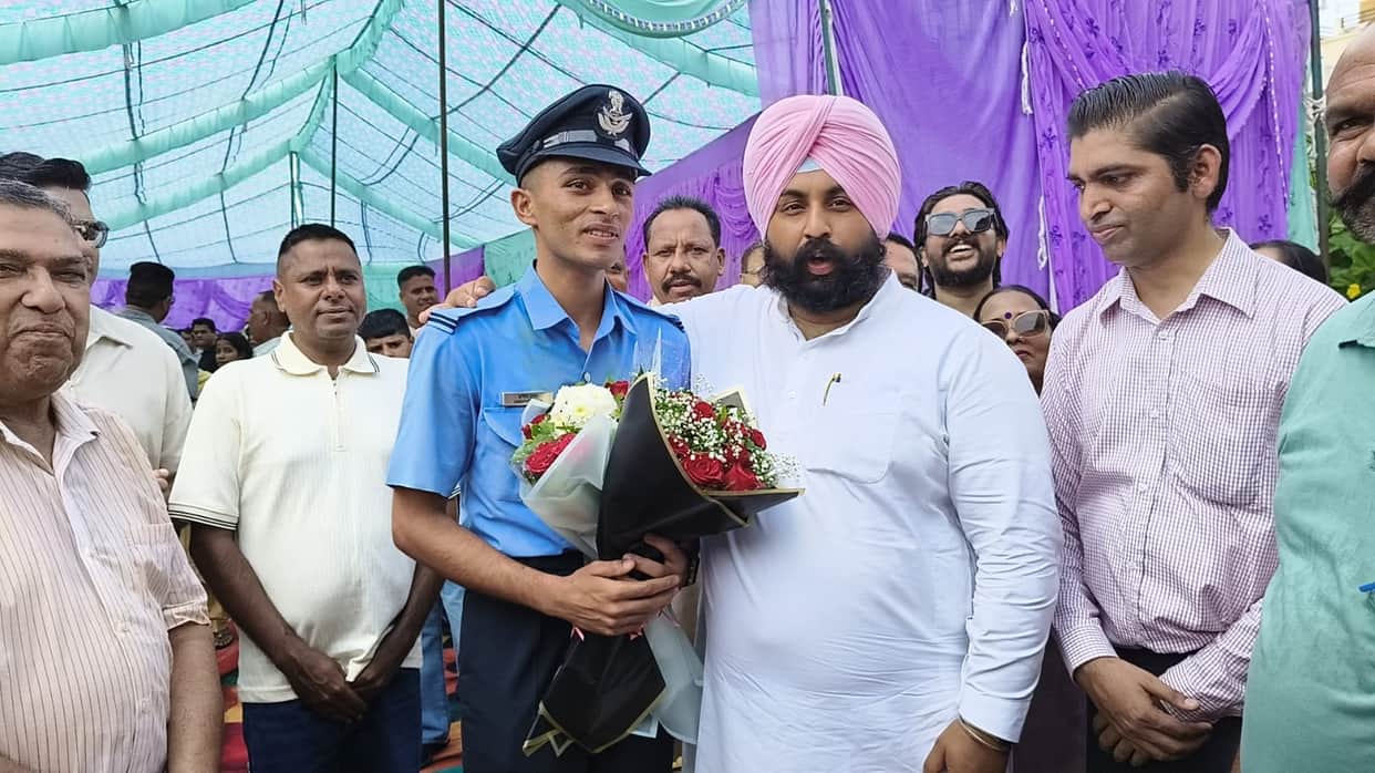 Harshit returns home as a Flying Officer; welcomed with the beat of drums.