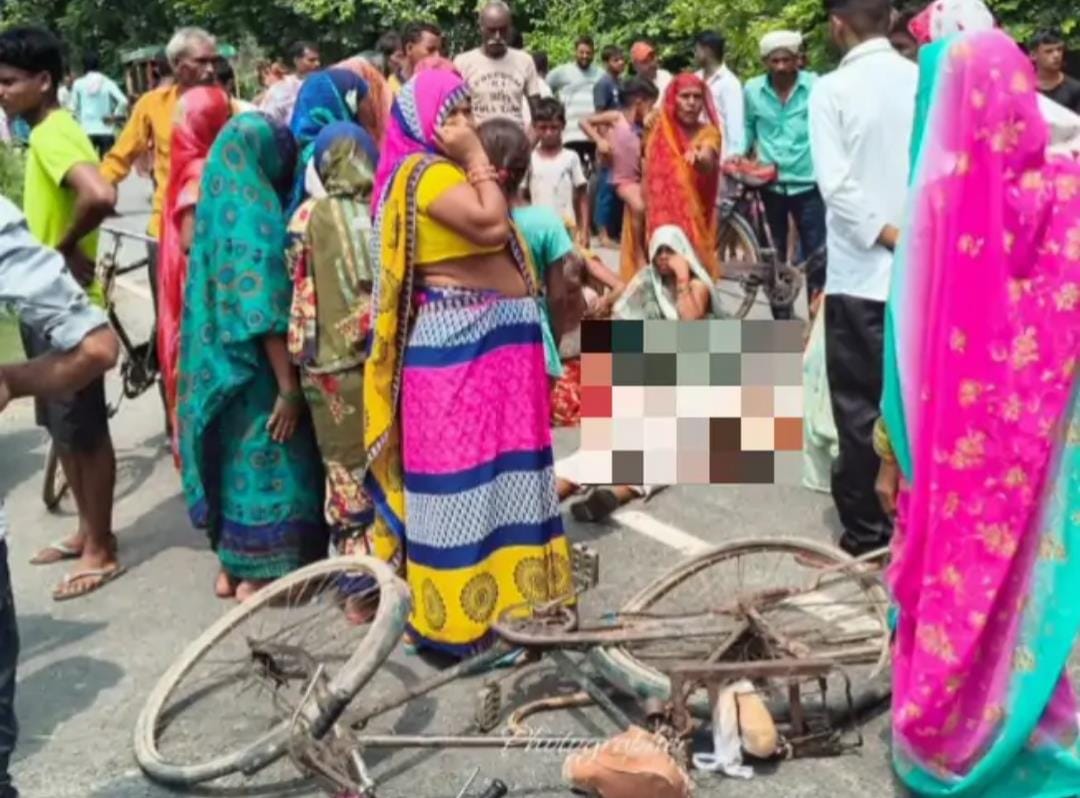 हादसे के बाद भीड़