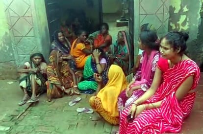 हादसे के बाद रोते बिलखते परिजन