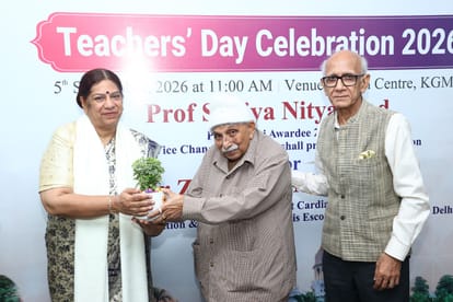कुलपति डॉ. सोनिया नित्यानंद ने डॉ. जिले सिंह मेहरवाल का किया सम्मान। 