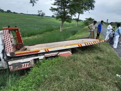 Recovery van falls into ditch due to steering failure, driver survives