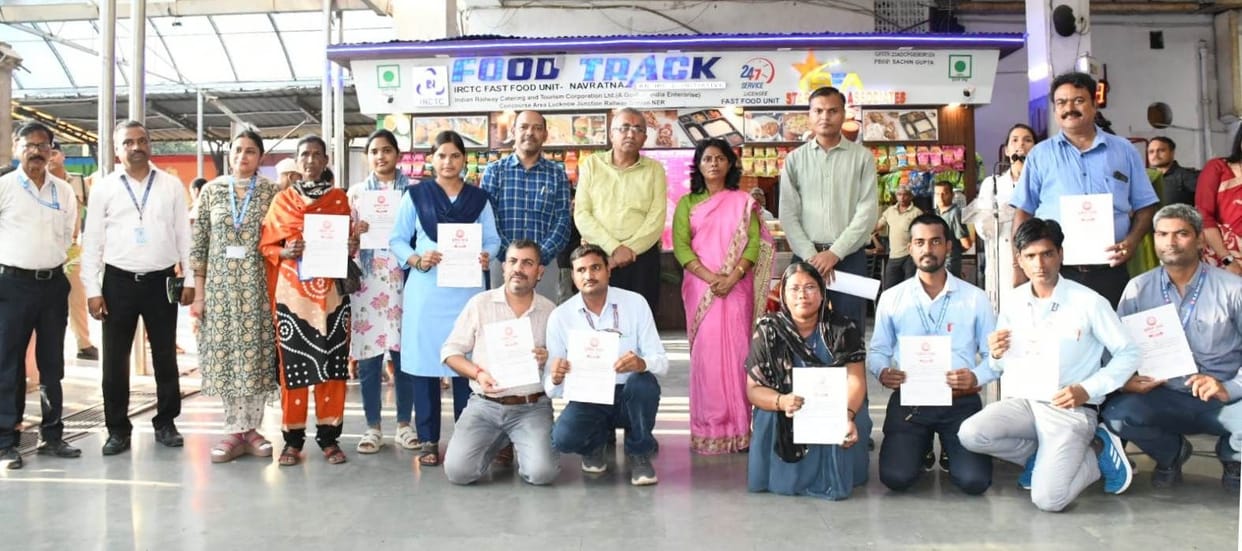 Lucknow Junction Station completes seven years, cake cut