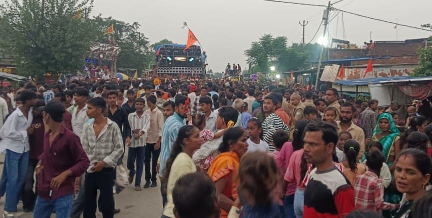 मिश्रौली डोल मेला में उमड़ी लोगों की भीड़।संवाद