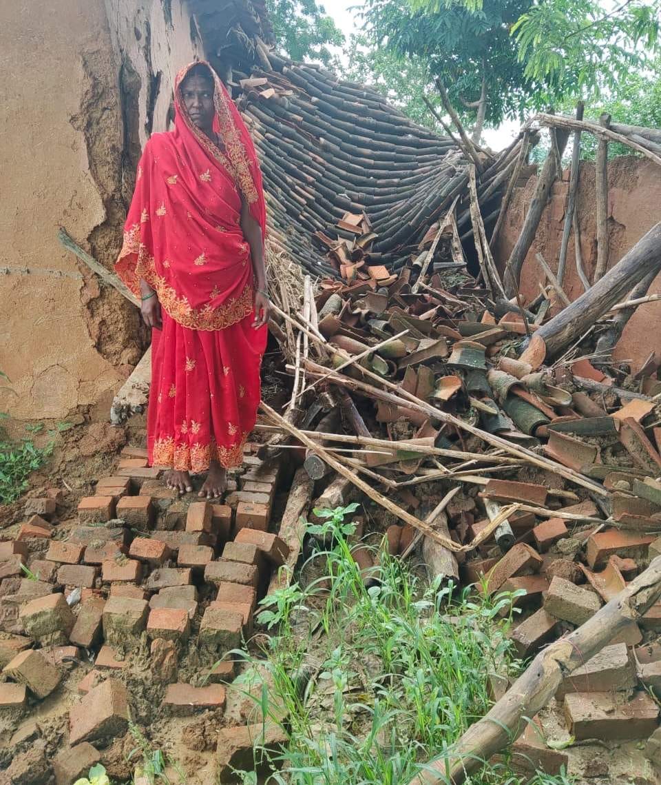 Rain causes homes to collapse, leaving 26 families homeless
