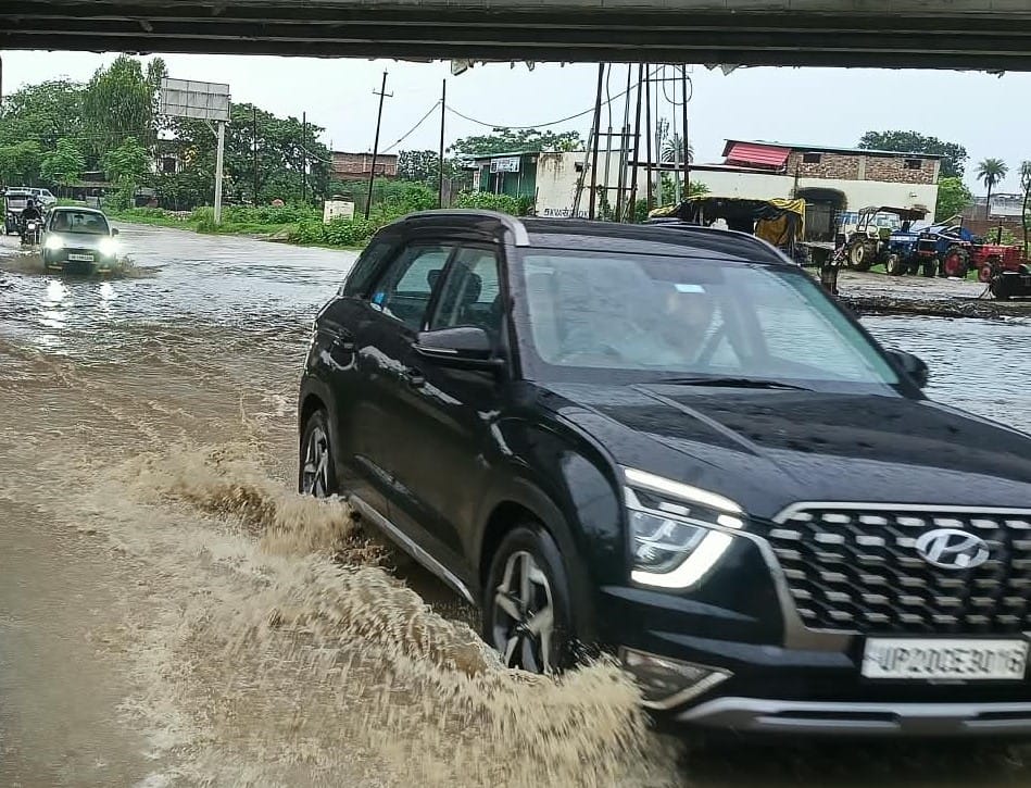 Water filled on Meerut-Pauri highway too