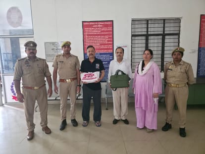 पुलिस की गिरफ्त में आरोपी।