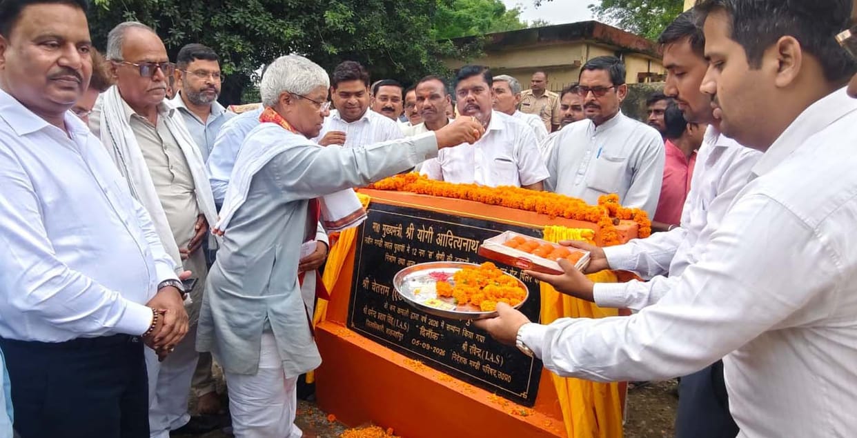 The MLA laid the foundation stone for the construction of shops in the mandi.