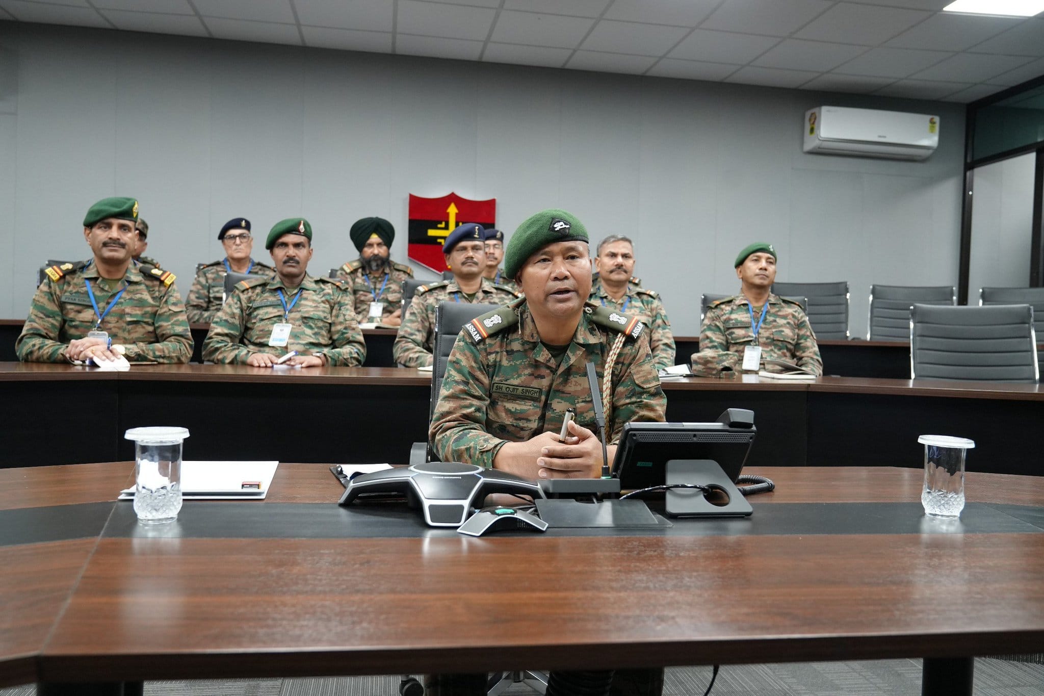 र्दर्न कमांड की ओर से तिमाही सुबेदार मेजर कॉन्क्लेव के दाैरान माैजूद अधिकारी स्रोत सेना