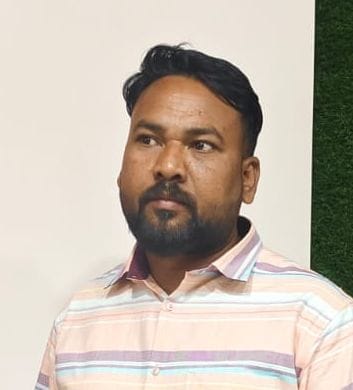Sanitation worker dies of electrocution in rented house.