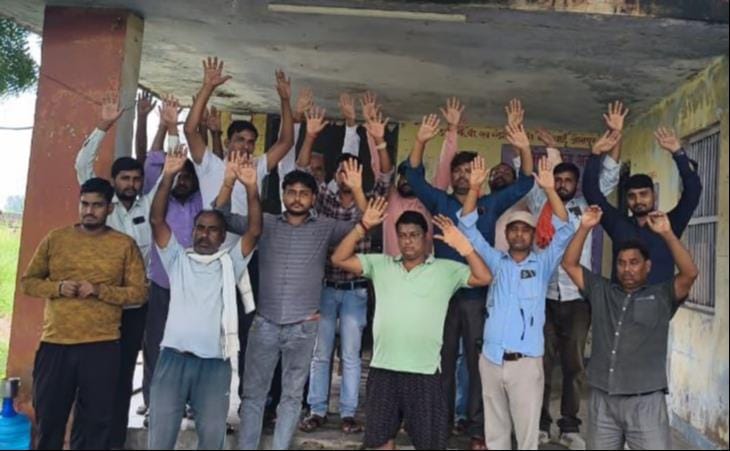 Assault on electricity operator, accused of tearing government register, protest held at substation