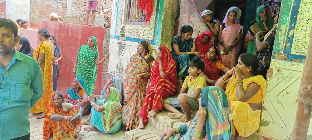 Nepal cremates, final farewells via video call