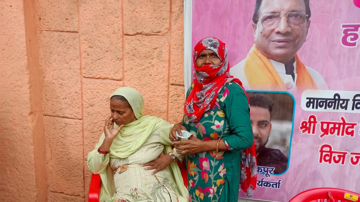 MLA's office surrounded to save house