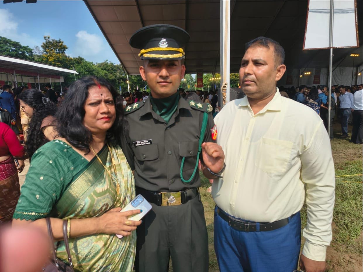 Dheeraj Tiwari becomes a Lieutenant in the Army.