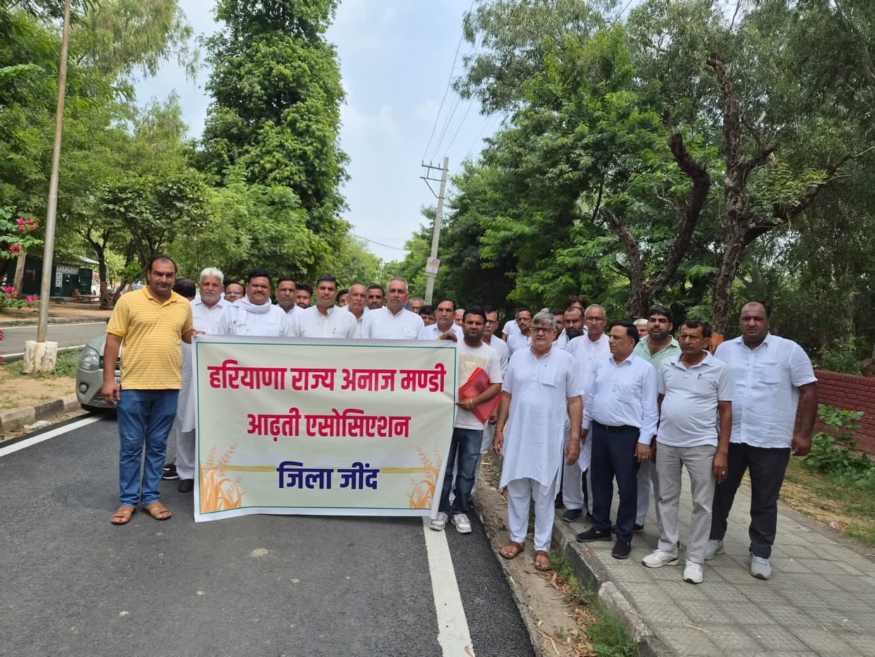 Protest by commission agents after wheat commission was not paid even after 90 days